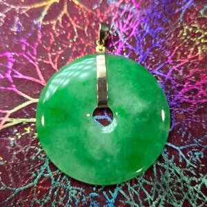 🍏 Large Apple Green Jade Bi Disc Pendant – Timeless & Meaningful